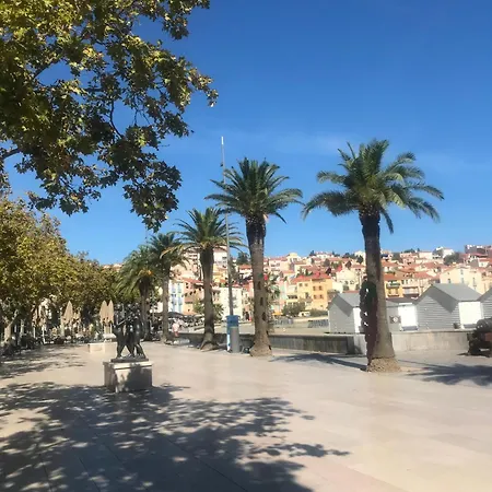 Un Petit Nid Au Calme, A 4 Minutes De La ! Apartment